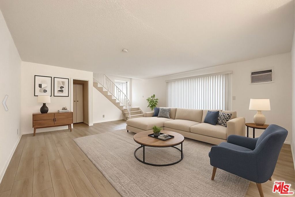 Photo of Listing #25512813