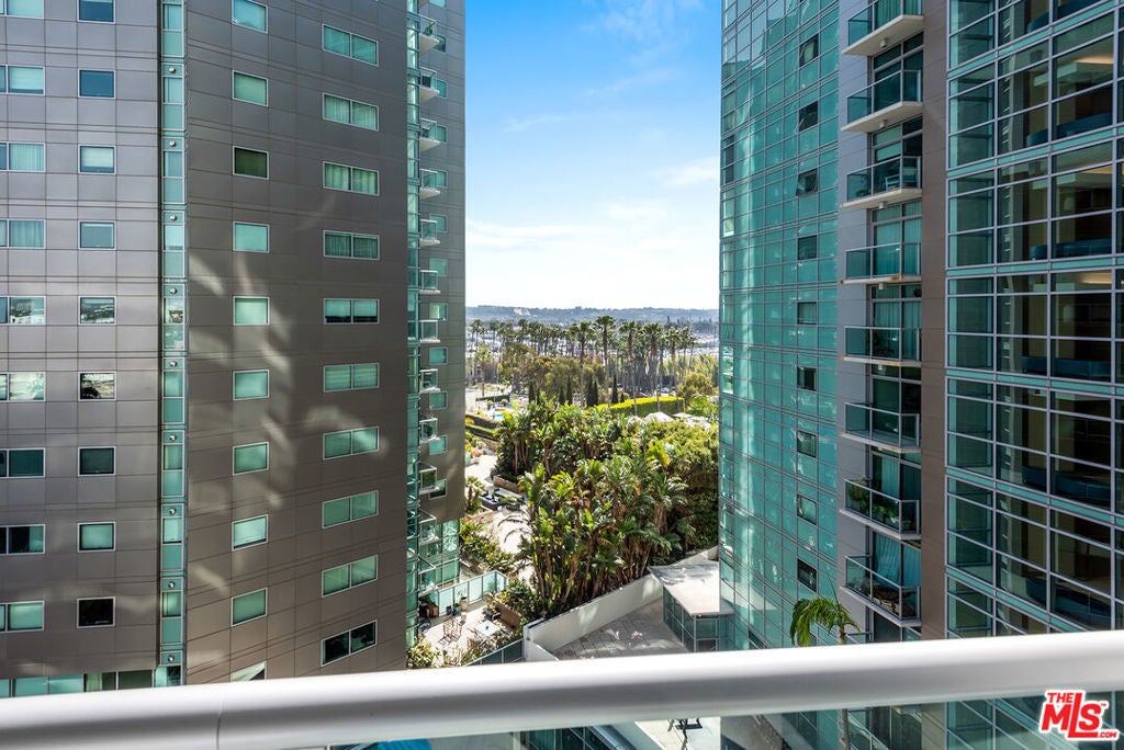 Photo of Listing #25516207