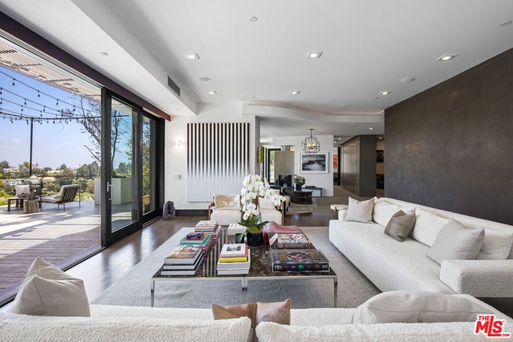 Photo of Listing #25516899