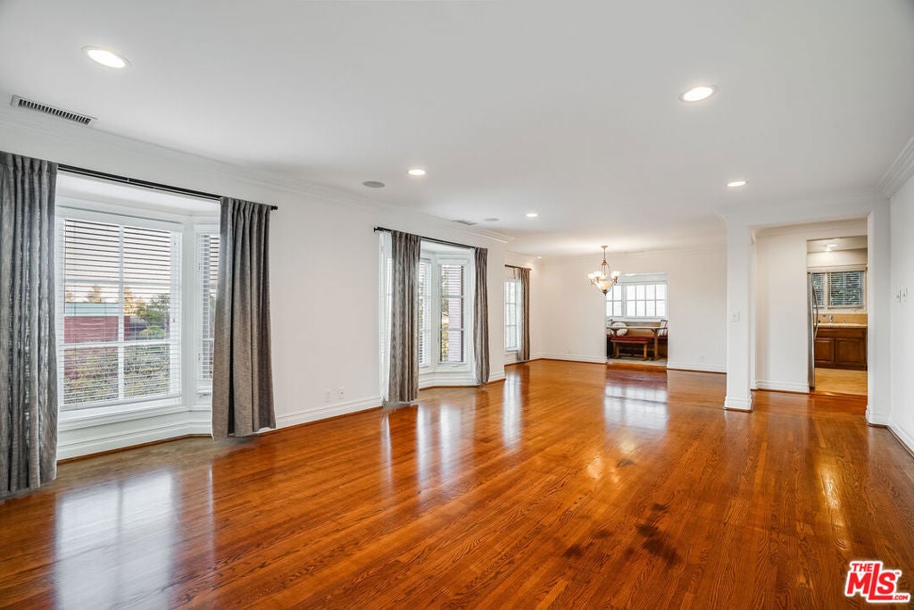 Photo of Listing #25517597