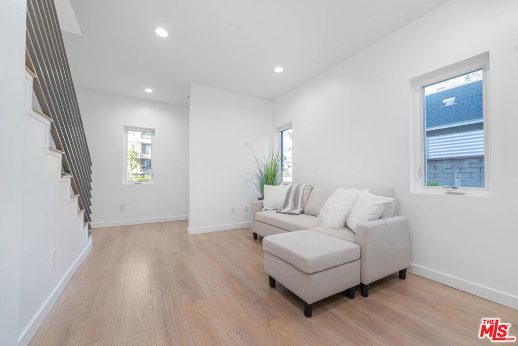 Photo of Listing #25518175