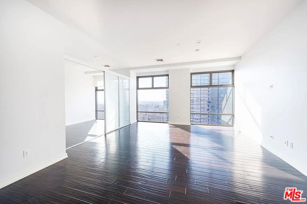 Photo of Listing #25518959