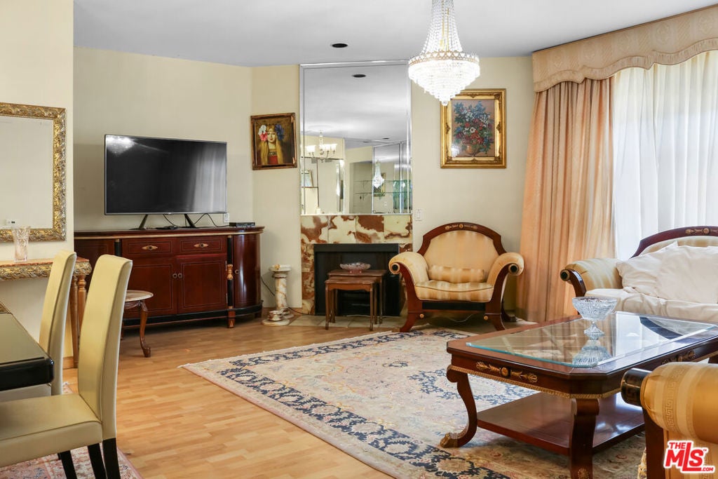 Photo of Listing #25519639