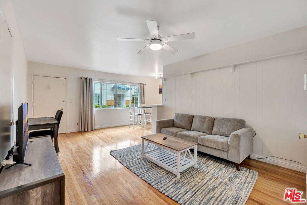 Photo of Listing #25519889