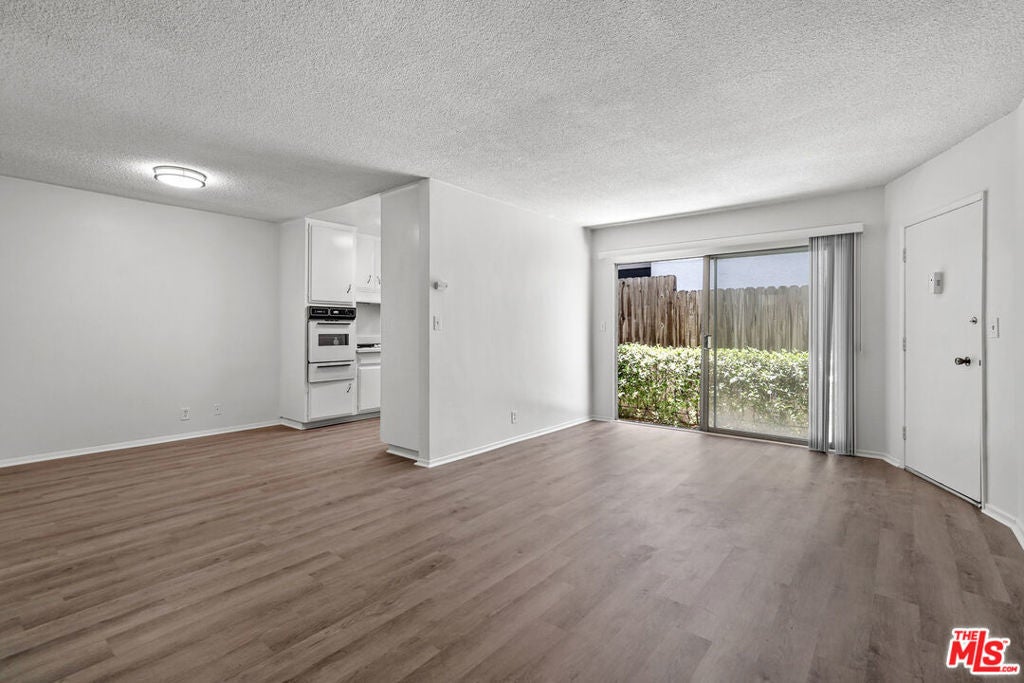 Photo of Listing #25520301