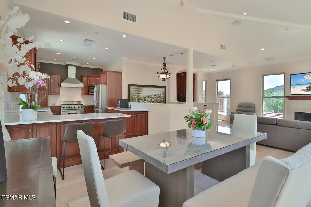 Photo of Listing #225001631