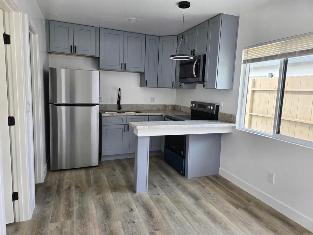 Photo of Listing #PTP2502374