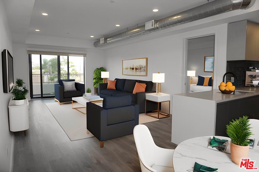 Photo of Listing #25520817