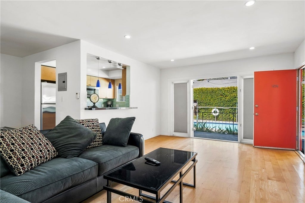 Photo of Listing #SR25073738