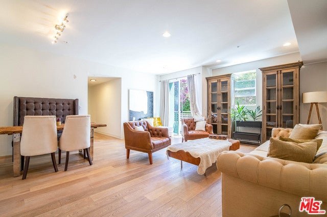 Photo of Listing #25515975