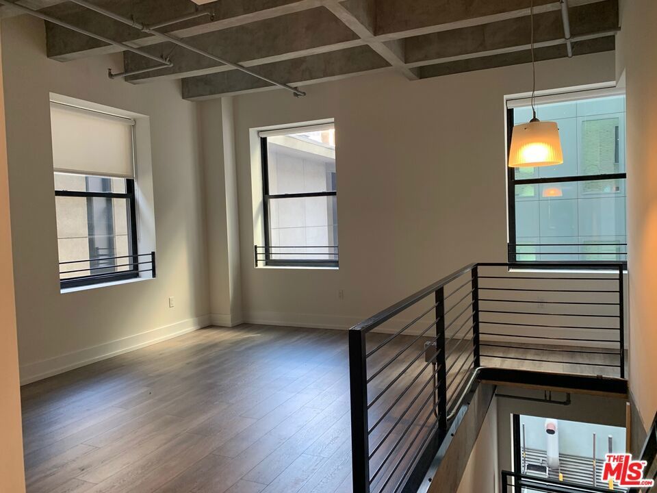 Photo of Listing #25521275