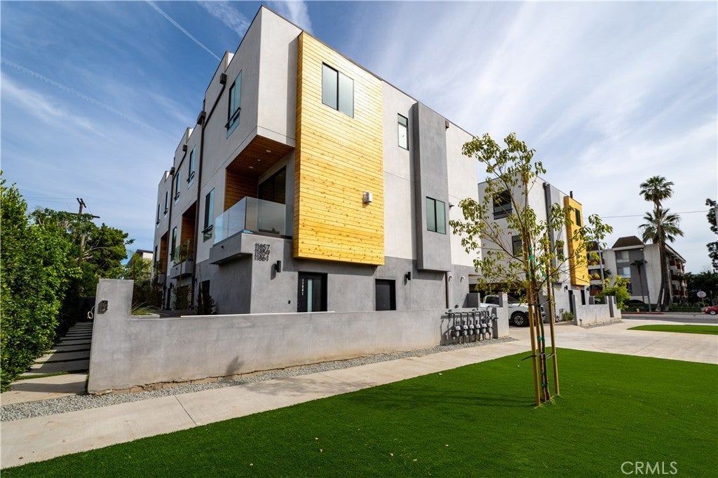 Photo of Listing #SR25074324