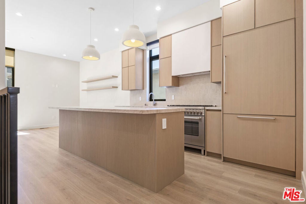 Photo of Listing #25521653