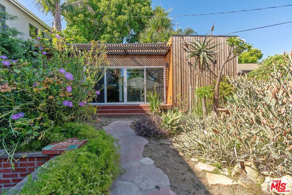 Photo of Listing #25520577