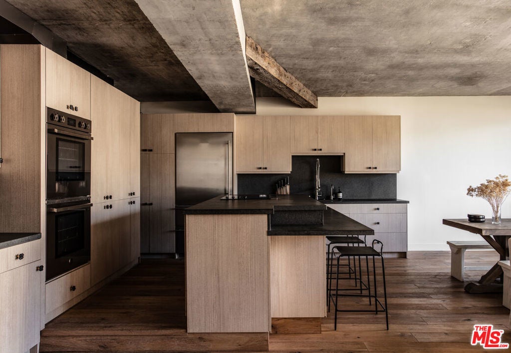 Photo of Listing #25520927