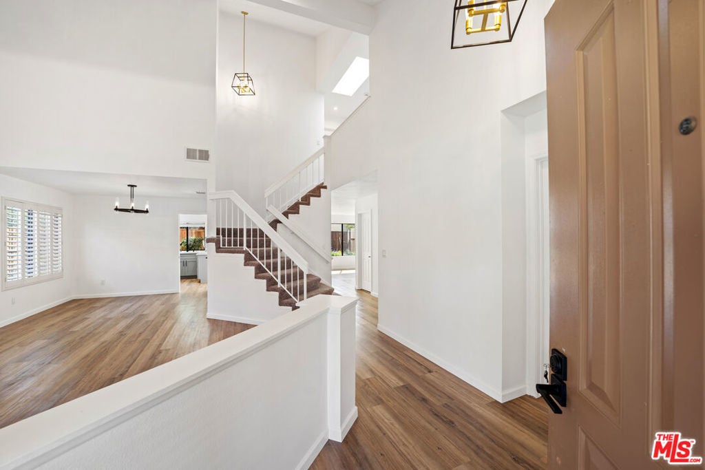 Photo of Listing #25521975