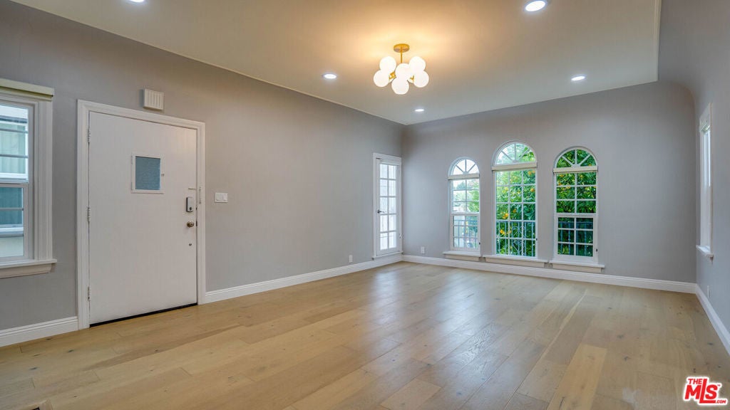 Photo of Listing #25521981