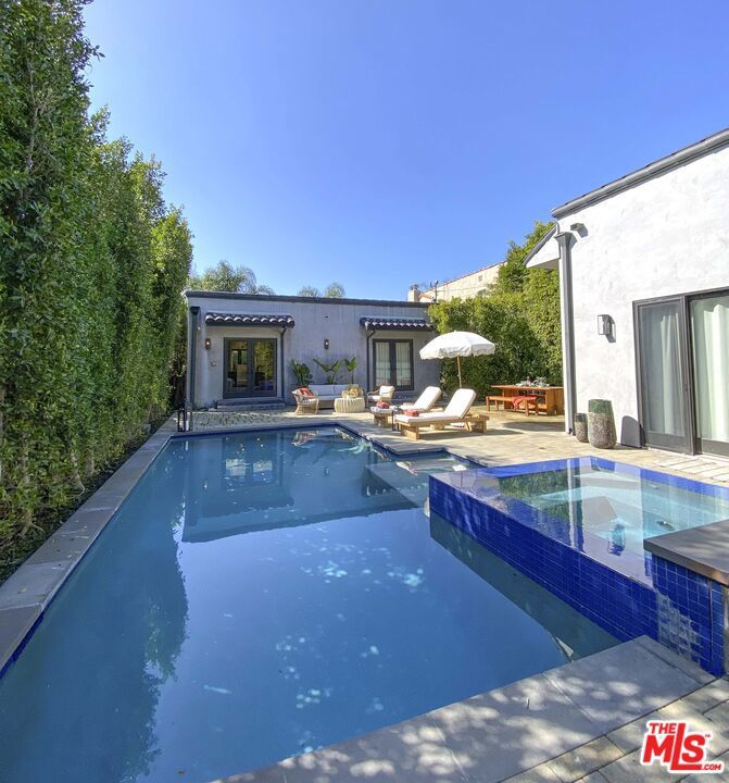 Photo of Listing #25521997