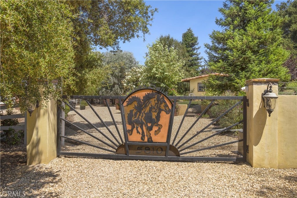 Photo of Listing #SR25075799