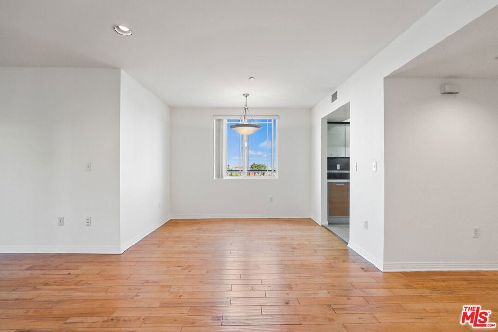 Photo of Listing #25522231