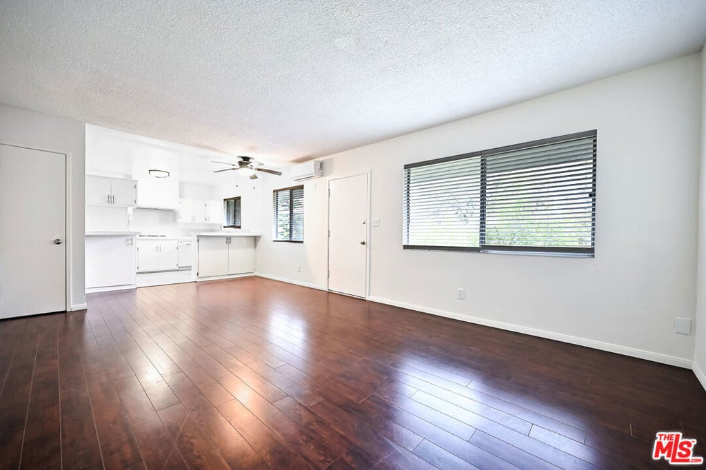 Photo of Listing #25522413