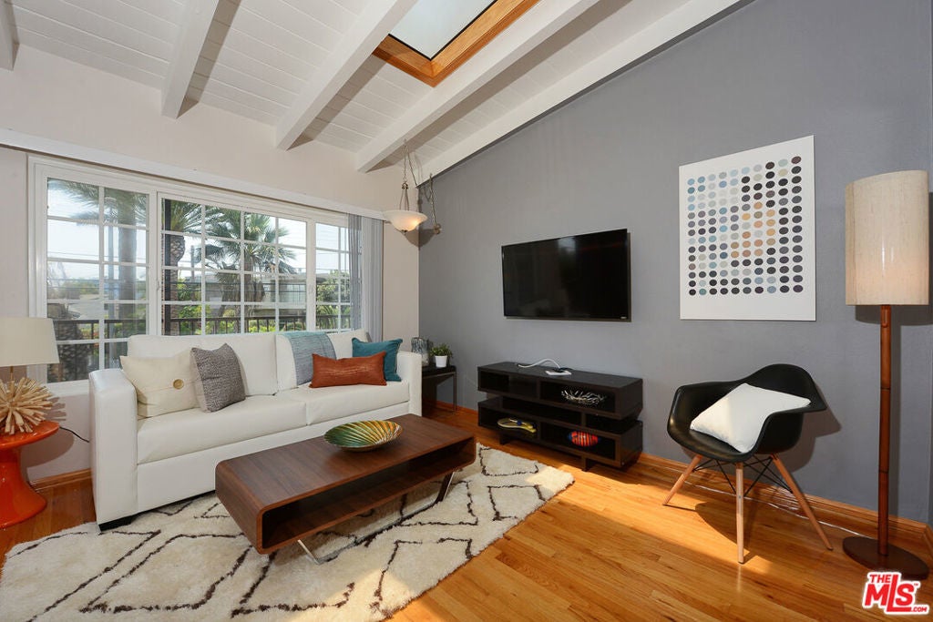 Photo of Listing #25522617