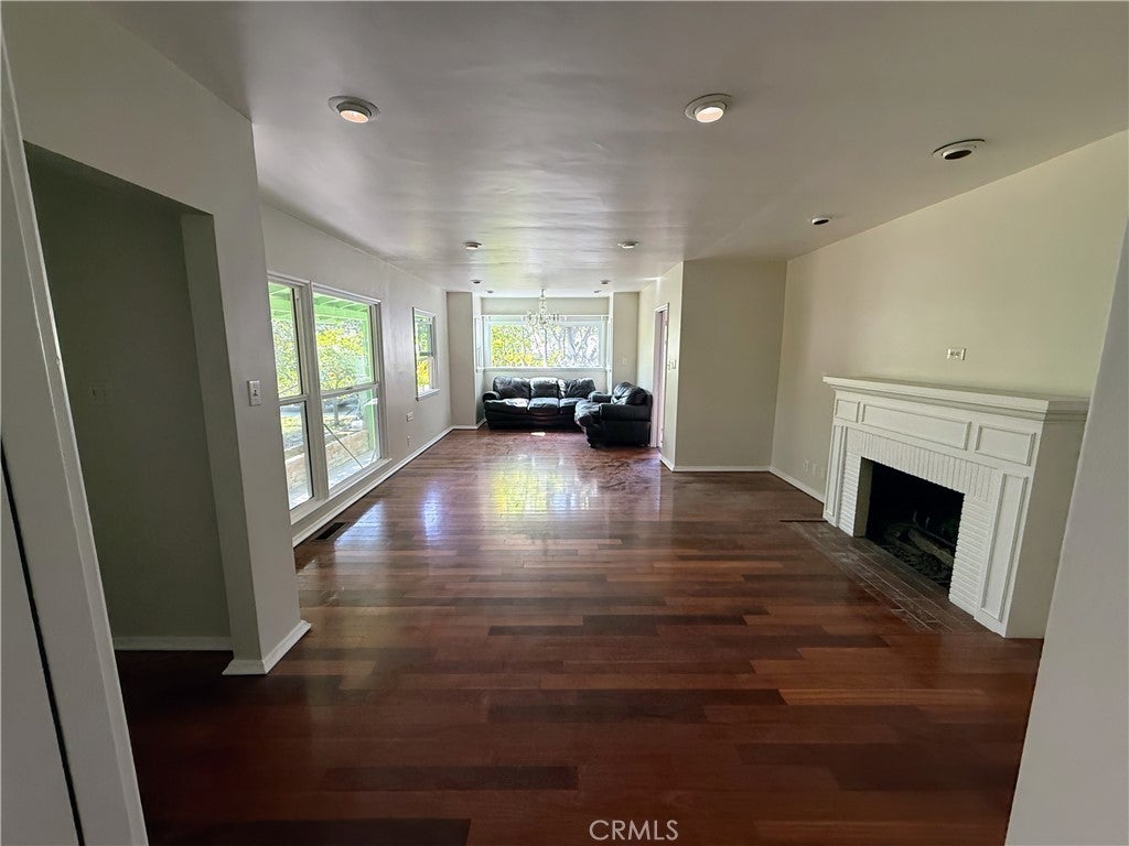 Photo of Listing #PW25076263