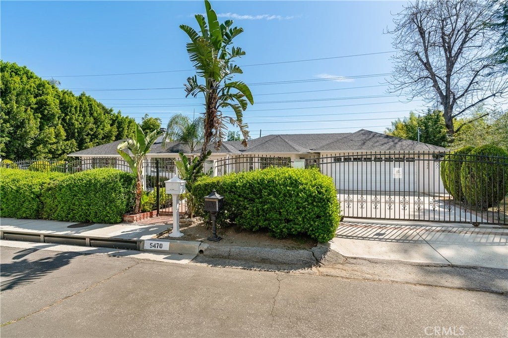 Photo of Listing #SR25077291