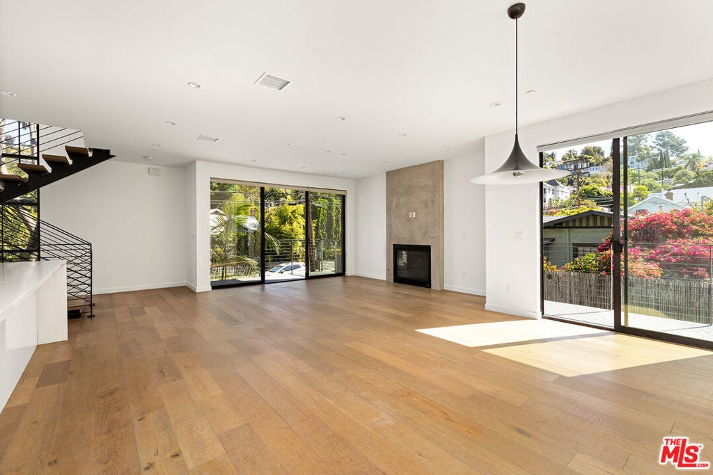 Photo of Listing #25522743