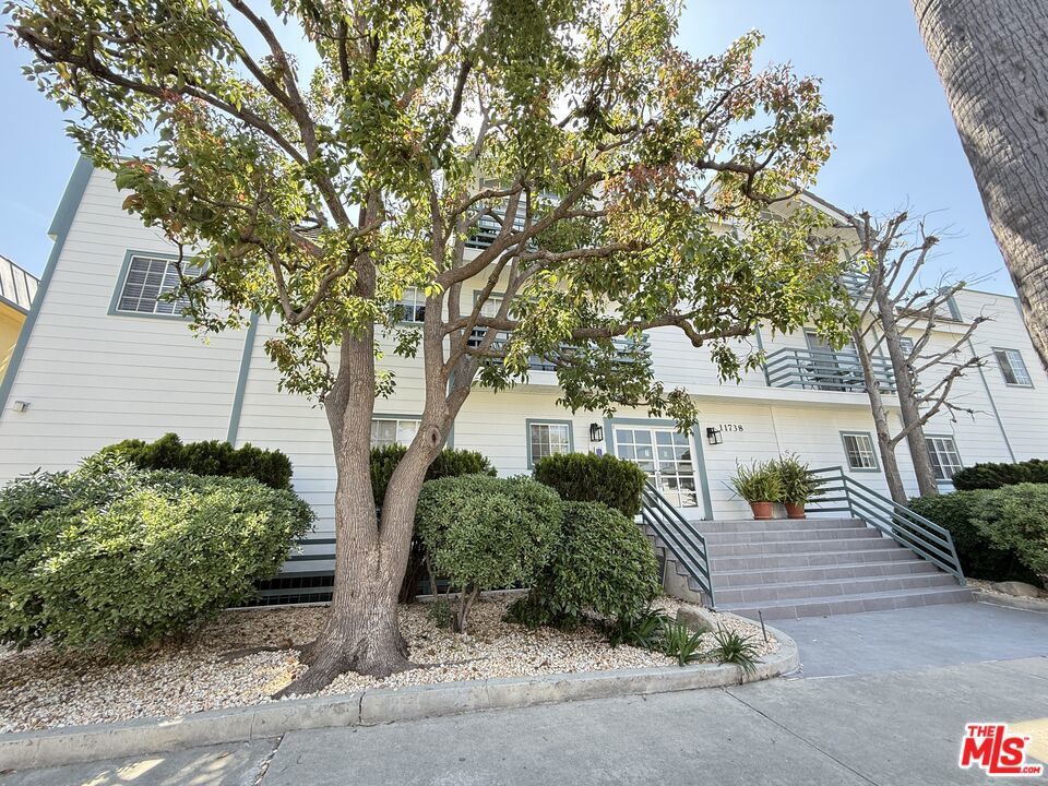 Photo of Listing #25523077