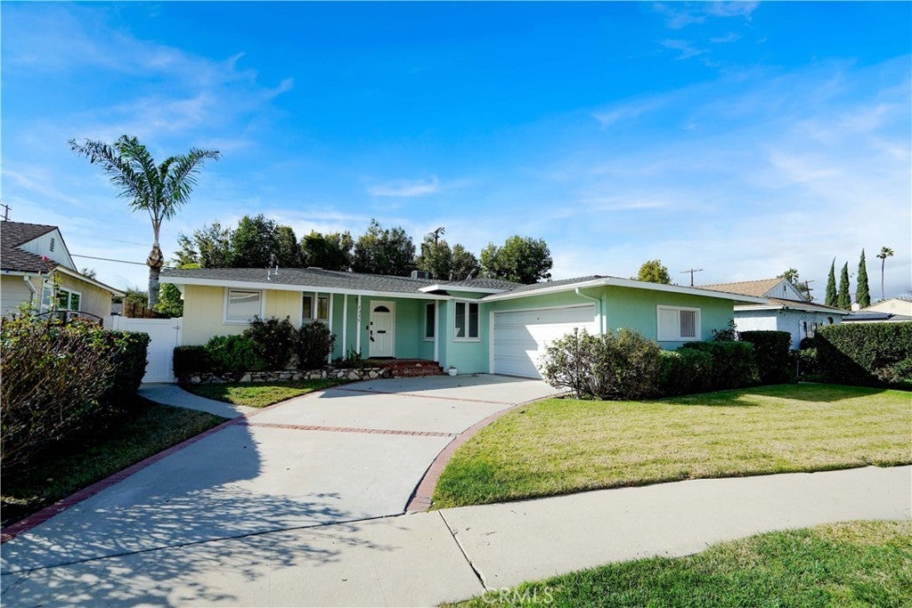 Photo of Listing #SR25078372