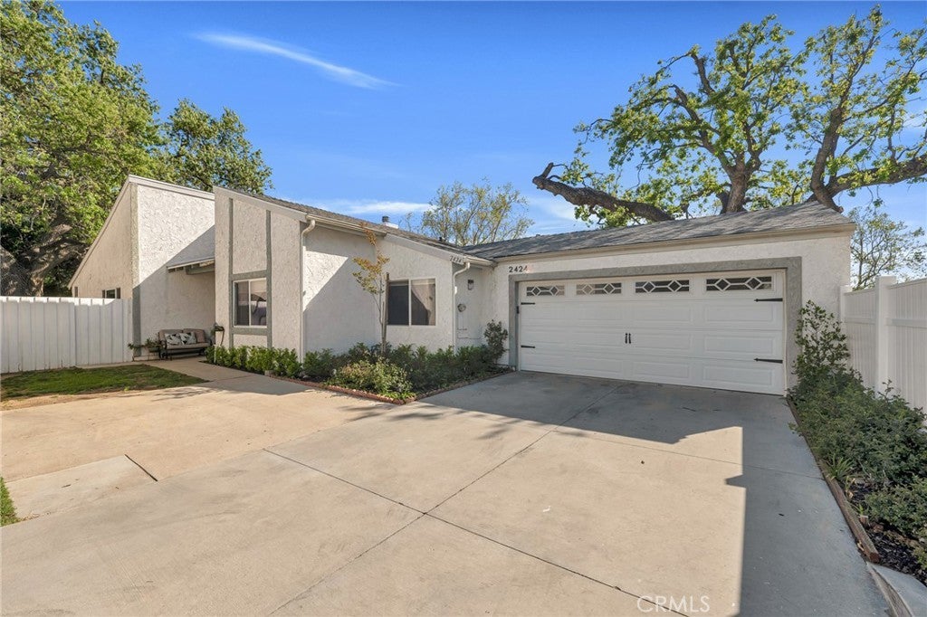 Photo of Listing #SR25077781