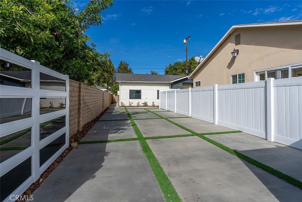 Photo of Listing #SR25078407