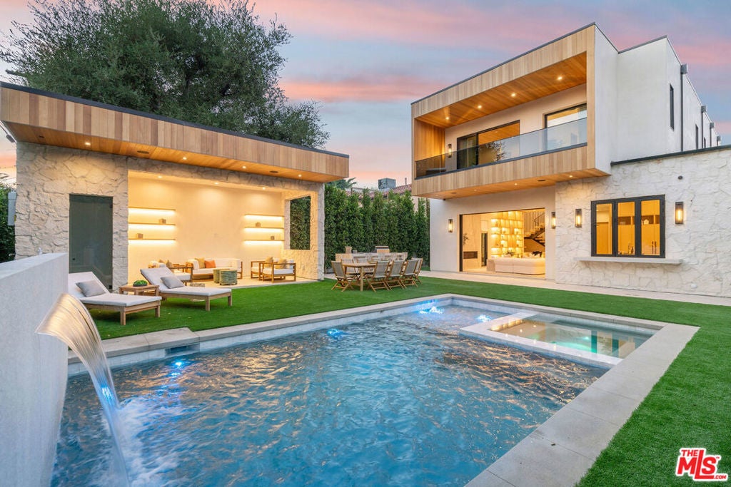 Photo of Listing #25523619