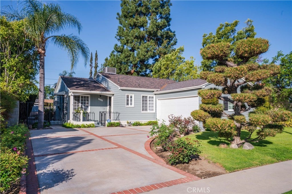 Photo of Listing #SR25077821