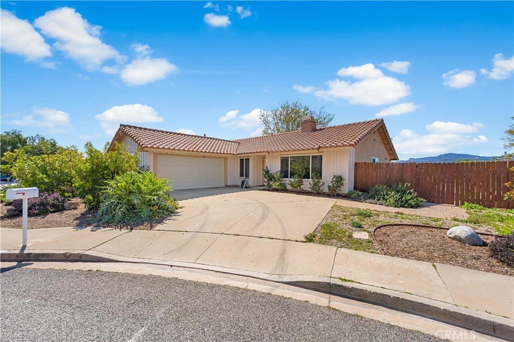 Photo of Listing #SR25077190