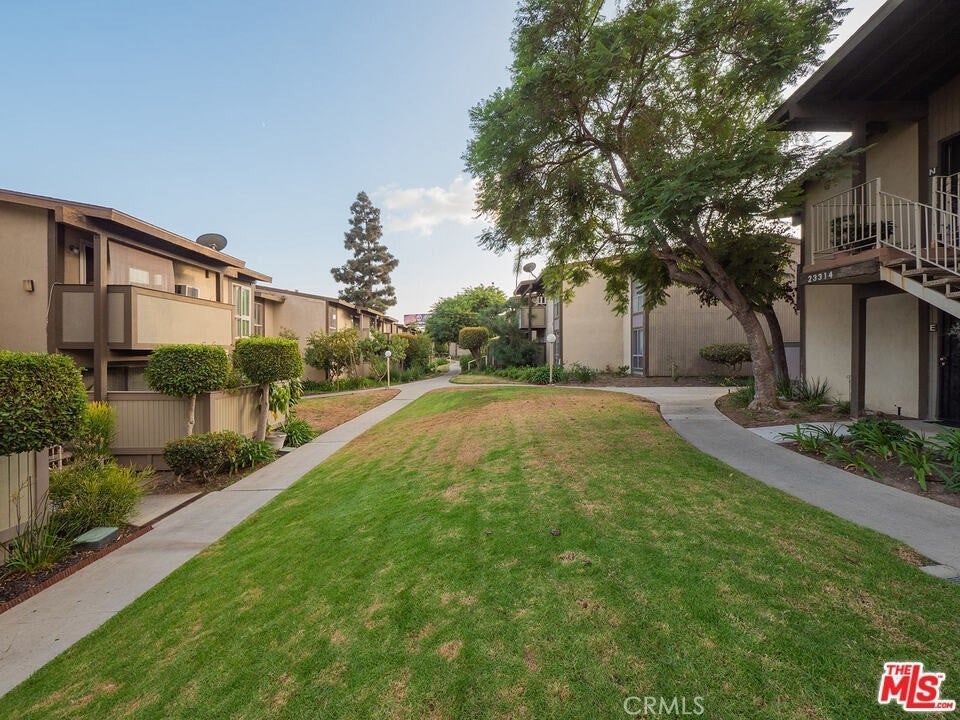 Photo of Listing #DW25079689