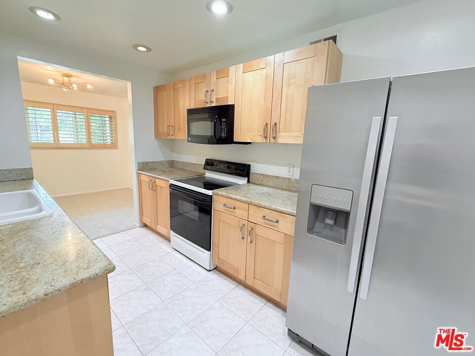 Photo of Listing #25524079