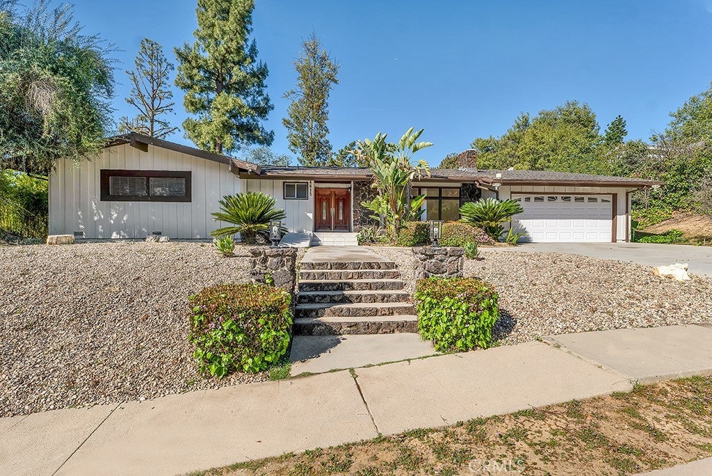 Photo of Listing #SR25080303