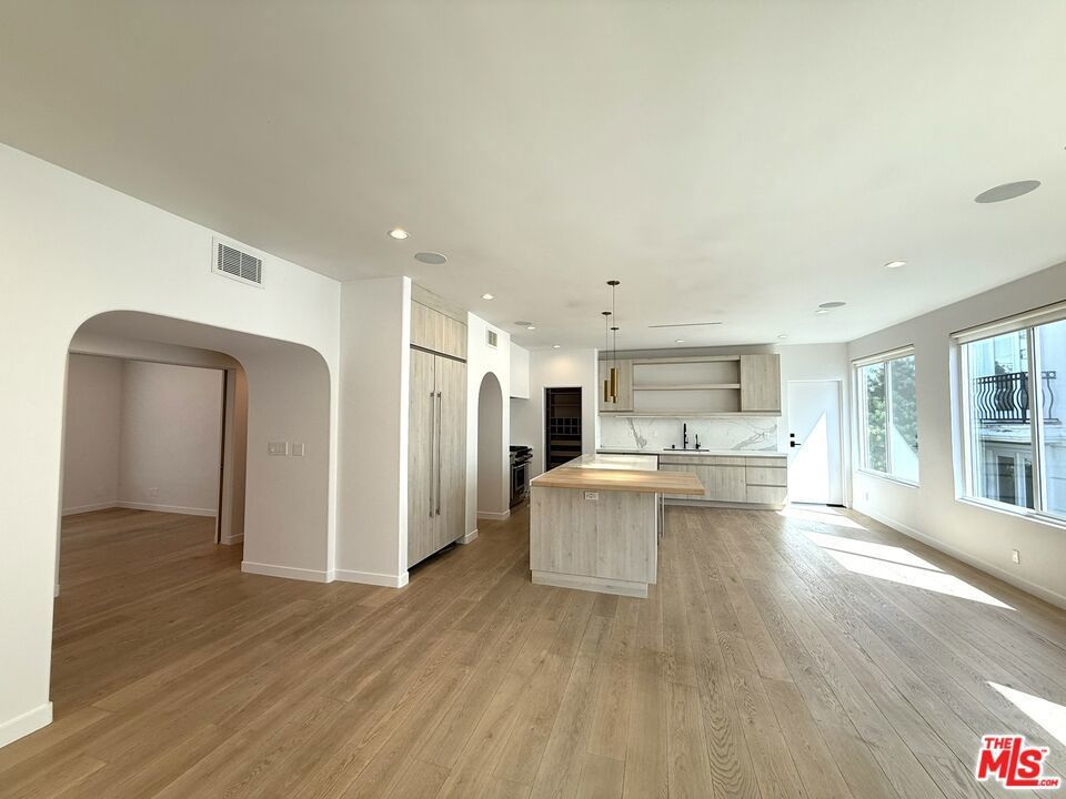 Photo of Listing #25524669