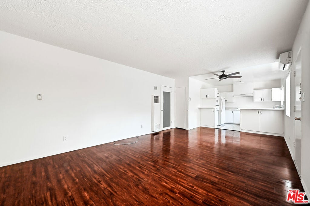 Photo of Listing #25524923