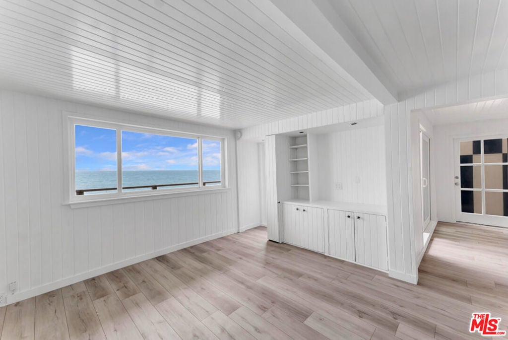 Photo of Listing #25524209