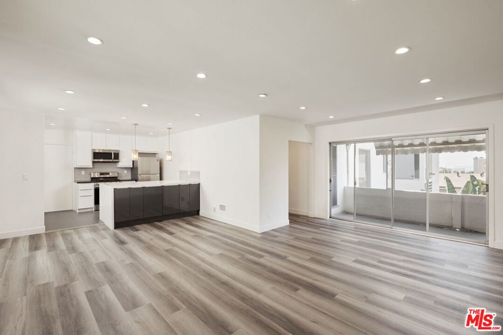 Photo of Listing #25524945