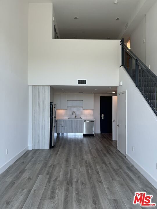 Photo of Listing #25524355