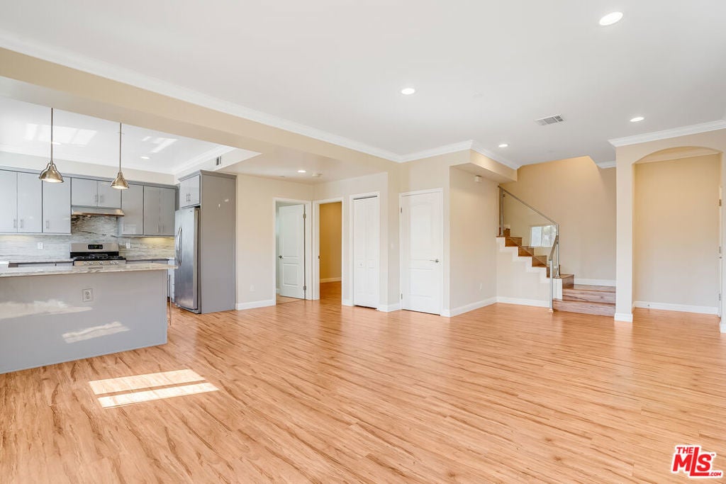 Photo of Listing #25524271