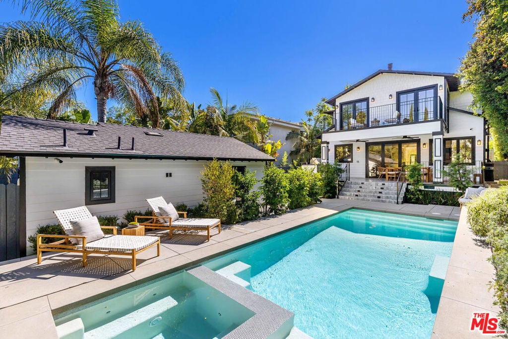 Photo of Listing #25523157