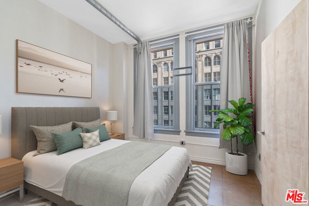 Photo of Listing #25524733