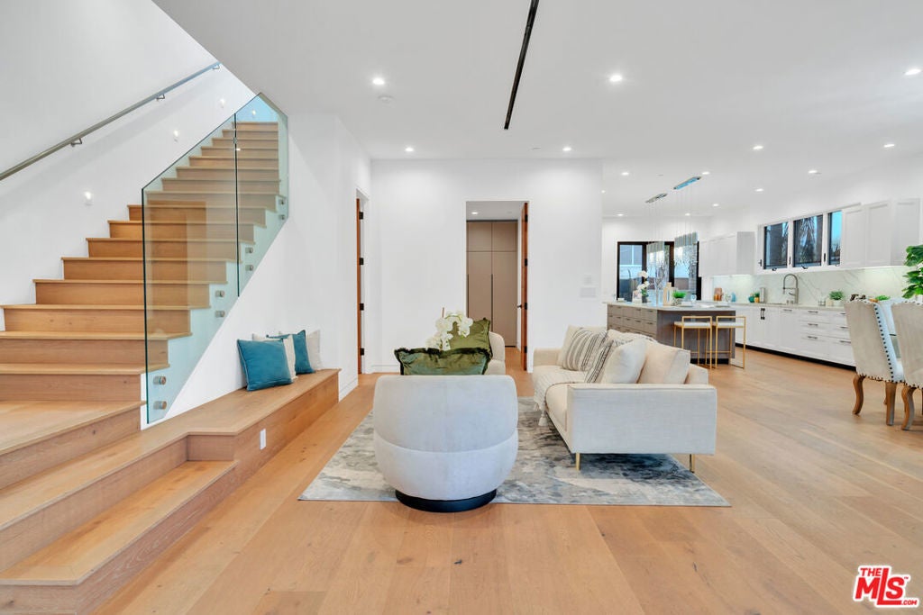 Photo of Listing #25525155