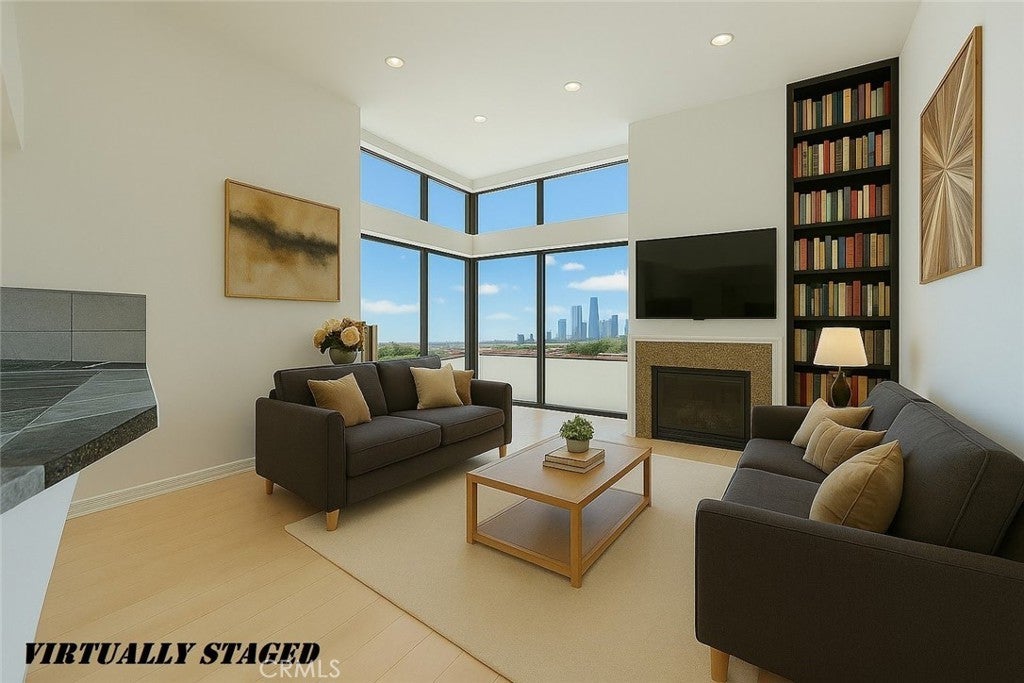 Photo of Listing #RS25035094