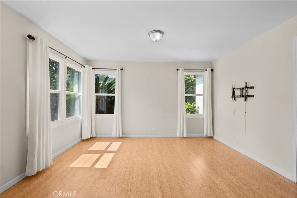 Photo of Listing #SR25083146